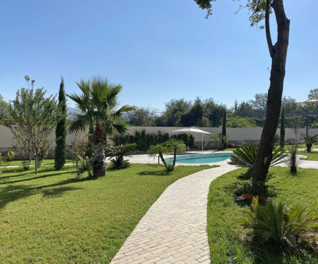 Giardino_con_piscina-2